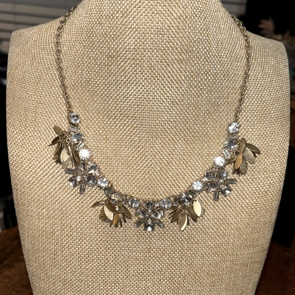 NWT J. Crew Crystal Bouquet Necklace - Picture 2 of 5